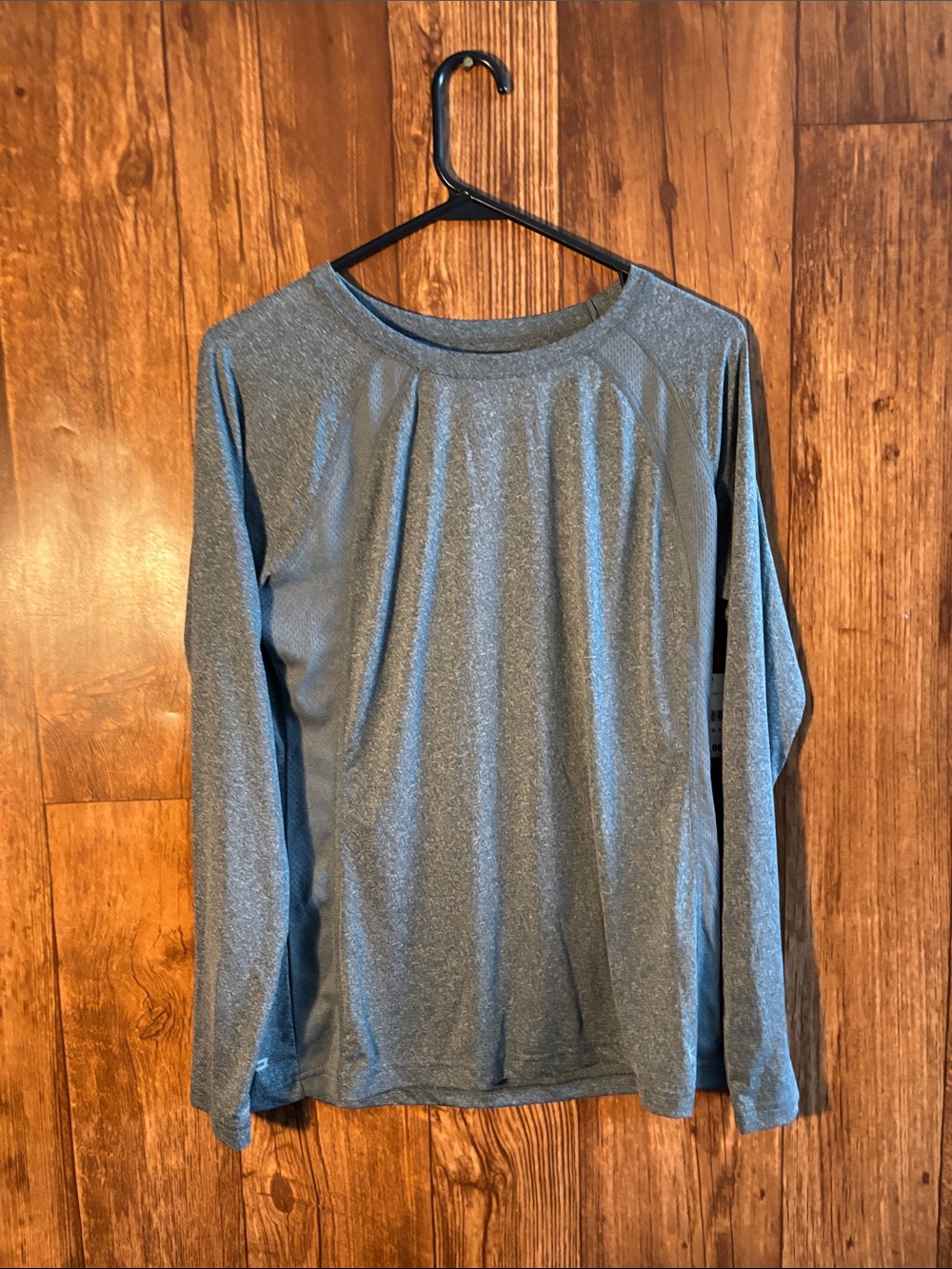 NWT Danskin Now Men's Long Sleeve Athletic Tee in Gray